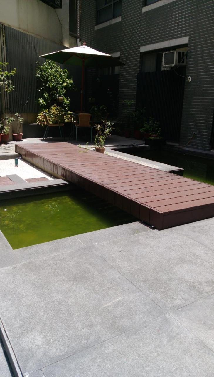 FengJia Qing Su Homestay Taichung Bagian luar foto