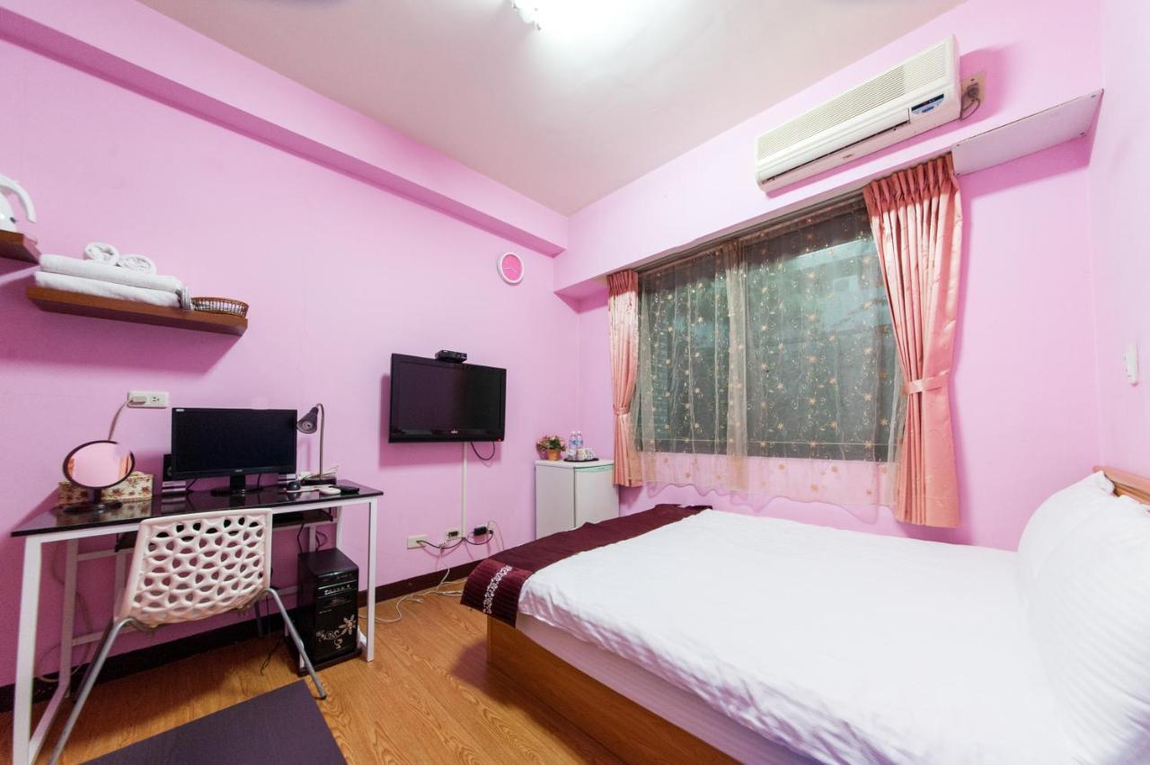 FengJia Qing Su Homestay Taichung Bagian luar foto