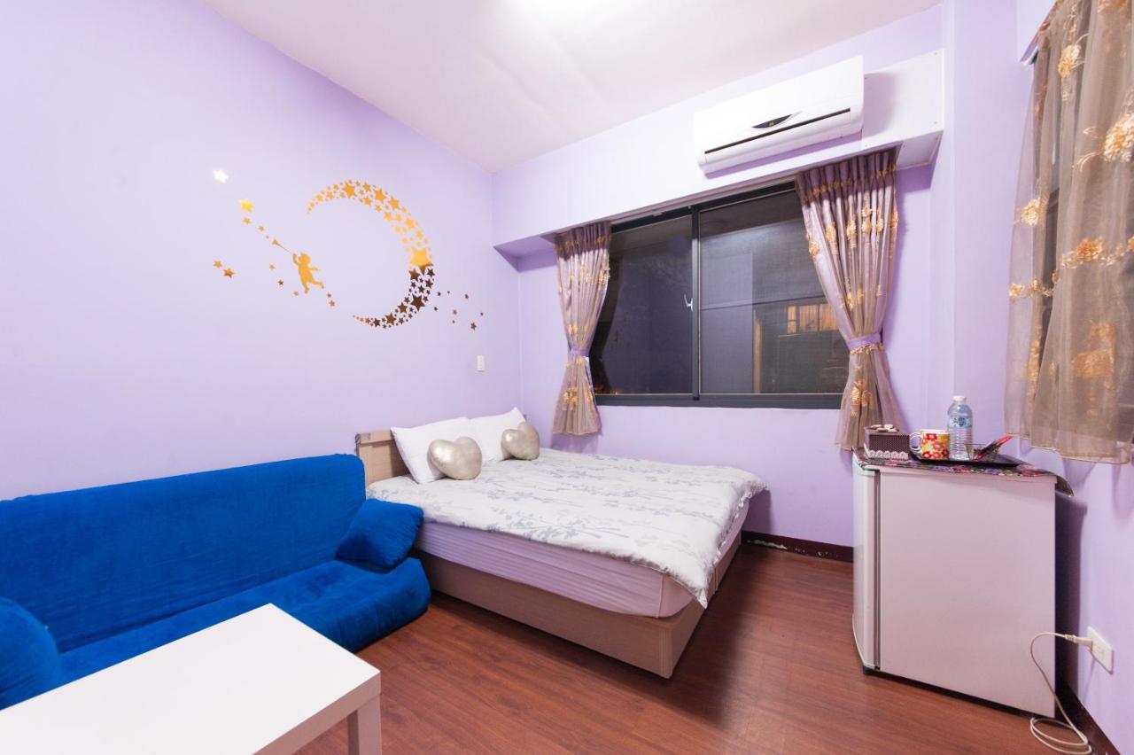 FengJia Qing Su Homestay Taichung Bagian luar foto